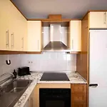 Vakantiehuis With Private Garden 200m From The Sea *