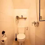 Vakantiehuis With Private Garden 200m From The Sea *