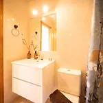 Vakantiehuis With Private Garden 200m From The Sea *