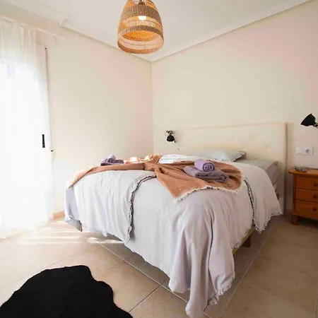 With Private Garden 200m From The Sea Hébergement de vacances
