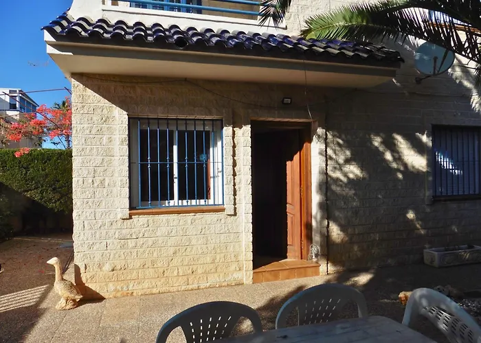 With Private Garden 200m From The Sea Tatil Evi *