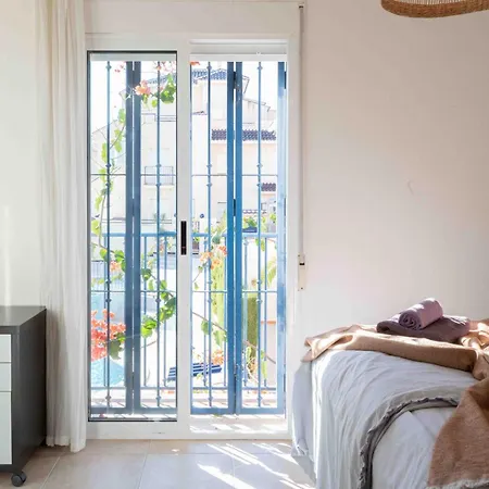 With Private Garden 200m From The Sea بيت للعطل