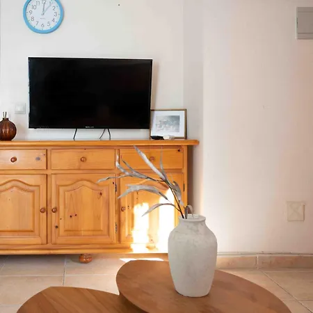 Vakantiehuis With Private Garden 200m From The Sea