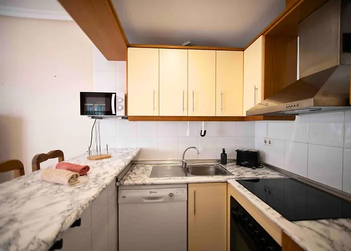 With Private Garden 200m From The Sea